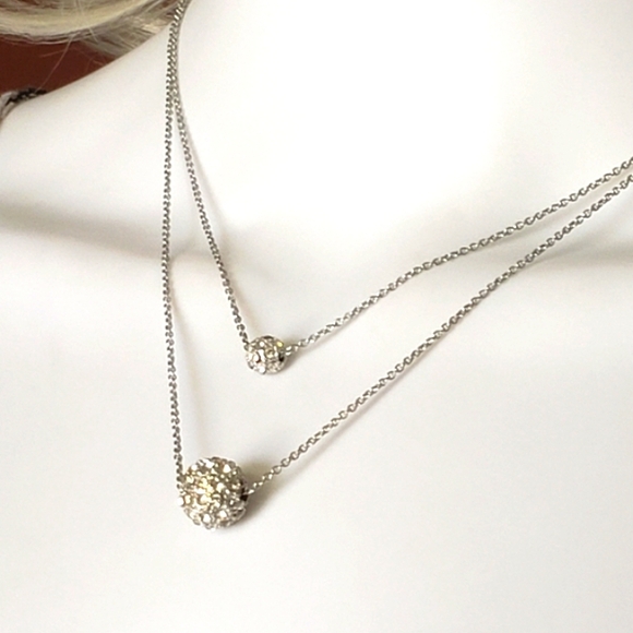 Icing Beautiful Elegant Silver Tone Necklace. - Picture 2 of 10